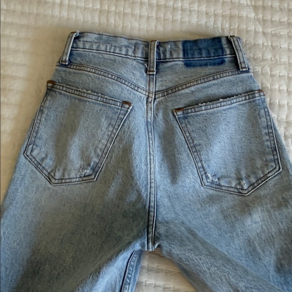 Abercrombie & Fitch Curve Love Ultra High Rise 90s Straight Jean - Picture 6 of 6